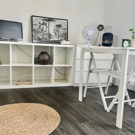 Beautiful With Balcony Near The Old Port Appartement